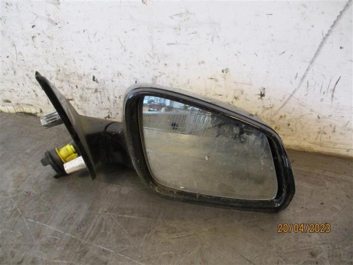 Wing mirror, right BMW 5 serie Touring 520d 16V - 51167350688