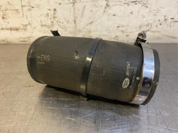 Gebrauchte Intercooler Schlauch Landrover Range Rover Evoque (LVJ/LVS) 2.0 D 150 16V 5-drs. Preis auf Anfrage angeboten von Autohandel-Smet Gebroeders NV