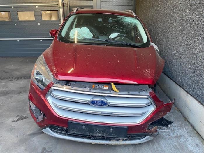 Używane Maska Ford Kuga II (DM2) 2.0 TDCi 16V 150 4x4 Cena na żądanie oferowane przez Autohandel-Smet Gebroeders NV