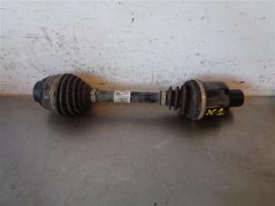 Used Front drive shaft, left BMW X1 (F48) xDrive 20d 2.0 16V Price on request offered by Autohandel-Smet Gebroeders NV