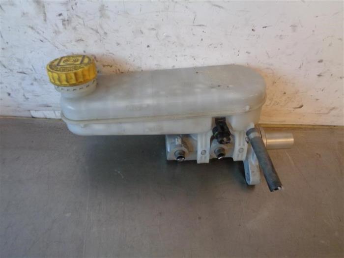 Gebrauchte Hauptbremszylinder Peugeot Boxer (U9) 3.0 HDi 175 Euro 5 Preis auf Anfrage angeboten von Autohandel-Smet Gebroeders NV