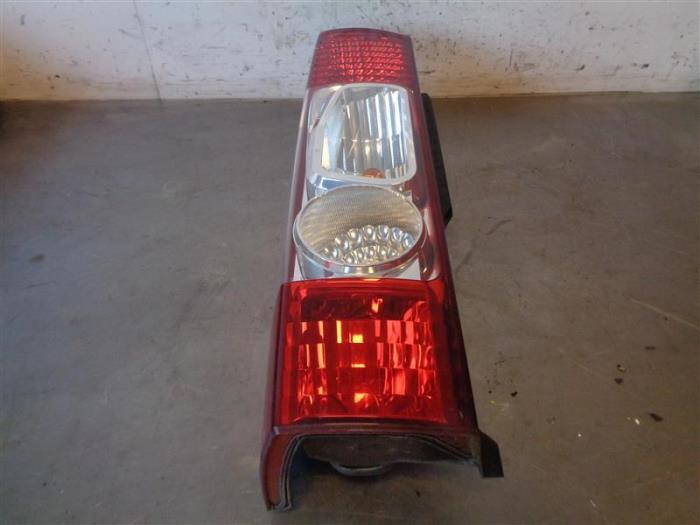 Taillight, left from a Peugeot Boxer (U9) 3.0 HDi 175 Euro 5 2012