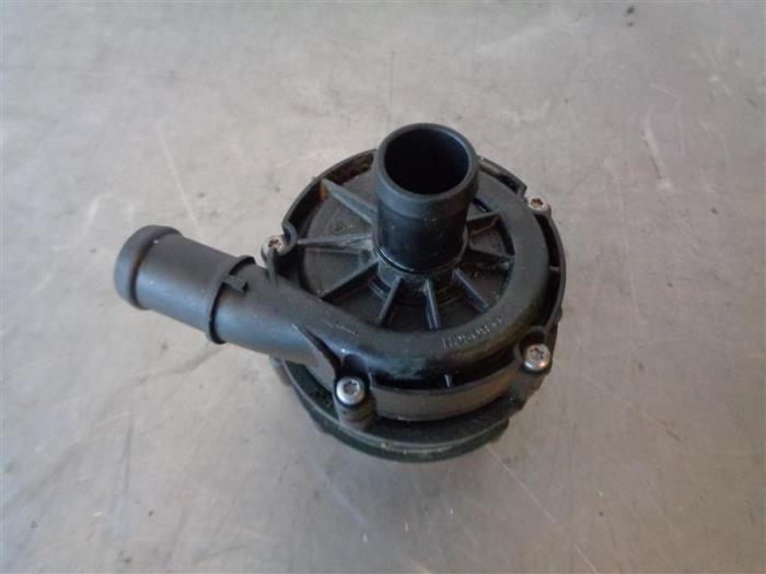 Begagnade Extra vattenpump Volkswagen Crafter (SY) 2.0 TDI RWD Pris på förfrågan erbjuds av Autohandel-Smet Gebroeders NV