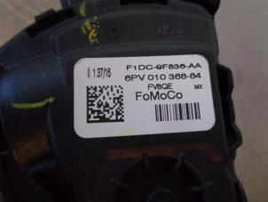 Gaspedalposition Sensor van een Ford Kuga II (DM2) 2.0 TDCi 16V 150 4x4 2017