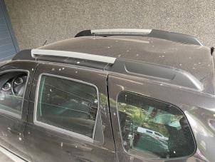 Used Roof rack kit Dacia Duster (HS) 1.5 dCi Price on request offered by Autohandel-Smet Gebroeders NV