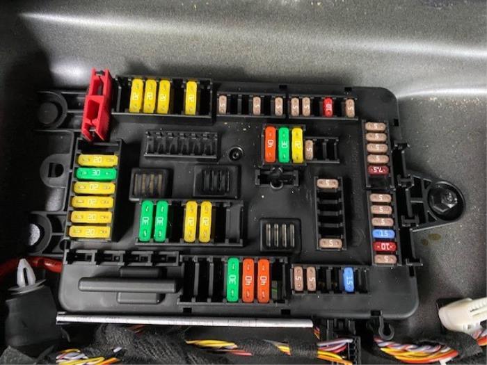 Fuse boxes with part number 938907401 stock | ProxyParts.com