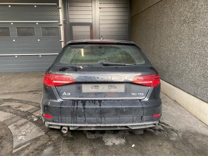 Zderzak tylny z Audi A3 Sportback (8VA/8VF) 1.6 TDI 16V 2019