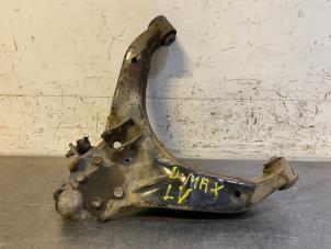 Used Front wishbone, left Isuzu D-Max (TFR/TFS) 2.5 D Twin Turbo 4x4 Price on request offered by Autohandel-Smet Gebroeders NV