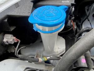 Używane Zbiornik spryskiwacza przód Suzuki Celerio (LF) 1.0 12V Cena na żądanie oferowane przez Autohandel-Smet Gebroeders NV