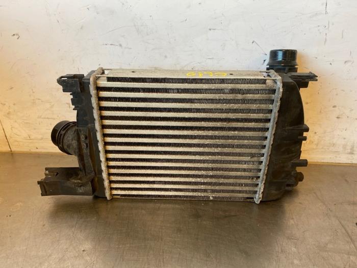 Usados Intercooler Renault Clio IV (5R) 0.9 Energy TCE 90 12V Precio de solicitud ofrecido por Autohandel-Smet Gebroeders NV