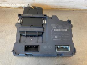 Used Card reader (lock) Renault Clio IV (5R) 0.9 Energy TCE 90 12V Price on request offered by Autohandel-Smet Gebroeders NV