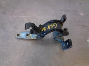 Used Rear door hinge, right Mercedes GLK (204.7/9) Price on request offered by Autohandel-Smet Gebroeders NV