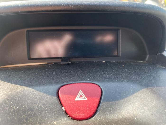 Begagnade Innerdisplay Peugeot Expert (G9) 1.6 HDi 90 Pris på förfrågan erbjuds av Autohandel-Smet Gebroeders NV