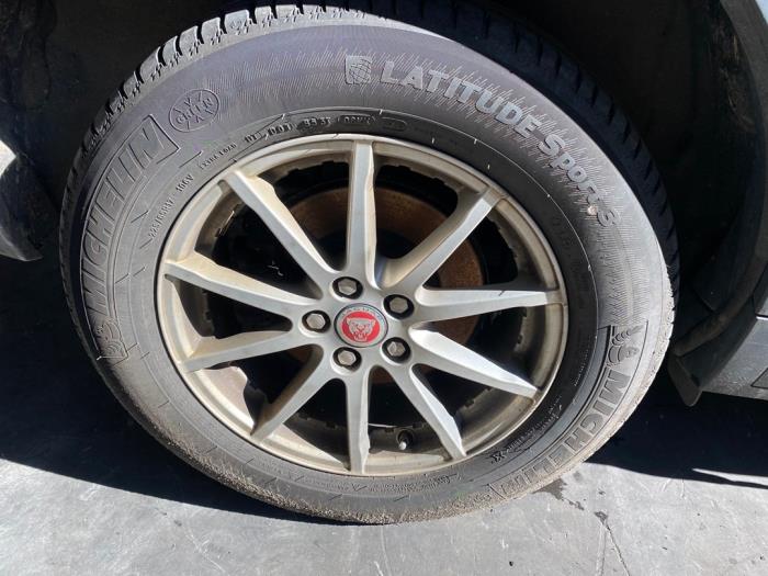 Używane Obrecz Jaguar E-Pace 2.0 D 150 16V Cena na żądanie oferowane przez Autohandel-Smet Gebroeders NV