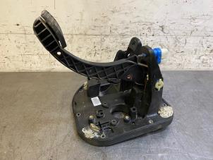 Used Brake pedal Iveco Daily Price on request offered by Autohandel-Smet Gebroeders NV