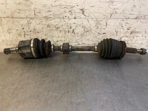 Used Front drive shaft, left Kia Magentis (GE) 2.0 CRDi 16V Price on request offered by Autohandel-Smet Gebroeders NV