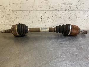 Used Front drive shaft, left Renault Espace (JK) 2.0 dCi 16V 150 FAP . Price on request offered by Autohandel-Smet Gebroeders NV