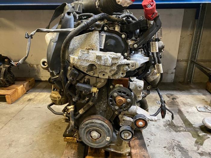 Motor van een Vauxhall Movano 2.3 BiTurbo 16V FWD 2018