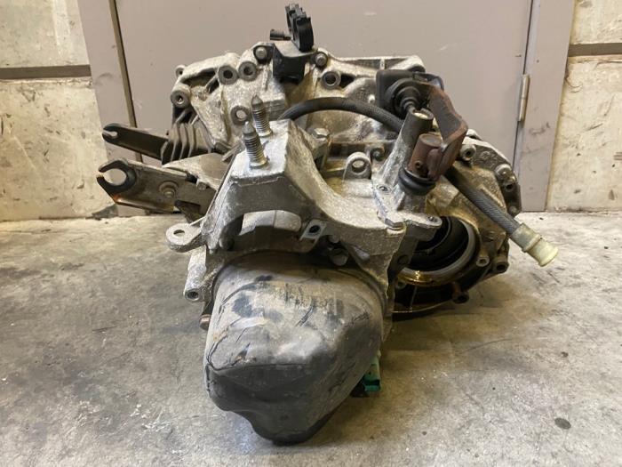 Gearbox from a Dacia Logan II 1.2 16V 2013