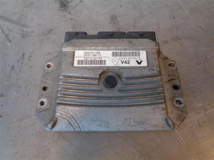 Used Engine management computer Dacia Logan II 1.2 16V Price on request offered by Autohandel-Smet Gebroeders NV