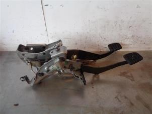 Used Set of pedals Peugeot 108 1.2 VTi 12V Price on request offered by Autohandel-Smet Gebroeders NV