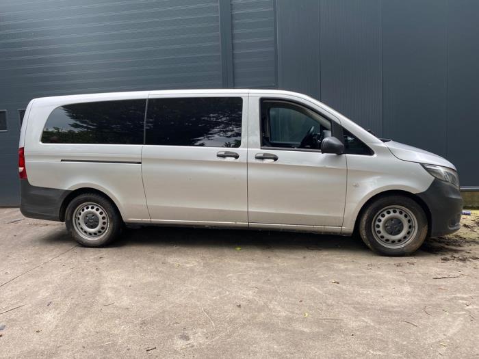Mercedes Vito Puertas correderas derecha stock