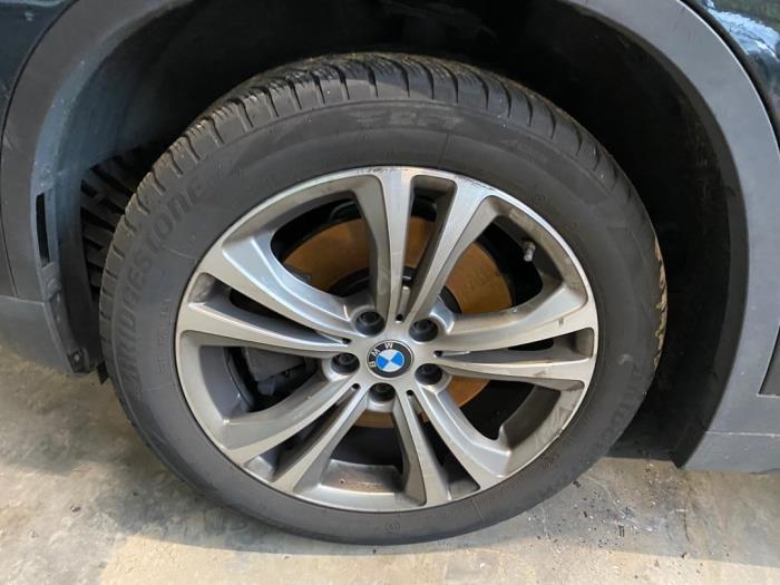 Felge van een BMW X1 (F48) sDrive 20i 2.0 16V Twin Power Turbo 2018