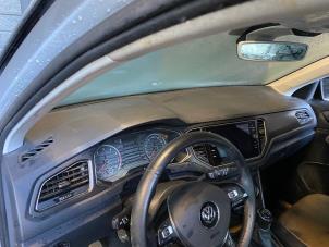 Usados Airbag set + dashboard Volkswagen T-Roc 1.0 TSI 12V BlueMotion Precio de solicitud ofrecido por Autohandel-Smet Gebroeders NV