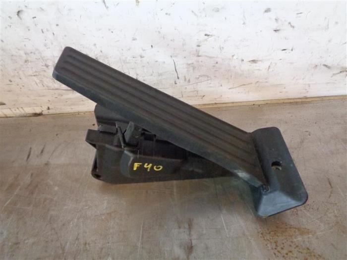 Begagnade Gaspedalsensor BMW 1 serie (F40) 118i 1.5 TwinPower 12V Pris på förfrågan erbjuds av Autohandel-Smet Gebroeders NV