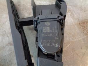 Gaspedalposition Sensor van een BMW 1 serie (F40) 118i 1.5 TwinPower 12V 2020