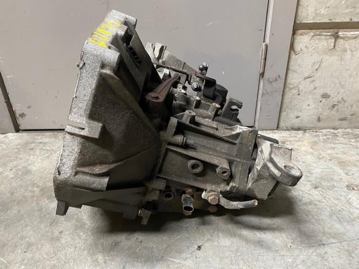 Gearbox from a Fiat Punto III (199) 1.3 JTD Multijet Start&Stop 16V 2012