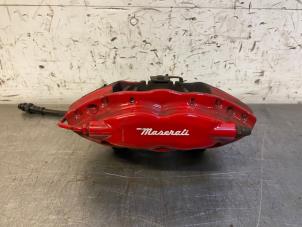 Used Rear brake calliper, right Maserati Ghibli III 3.0 Diesel Price on request offered by Autohandel-Smet Gebroeders NV