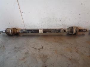 Used Front drive shaft, right Kia Sportage (QL) 1.6 GDI 16V 4x2 Price on request offered by Autohandel-Smet Gebroeders NV
