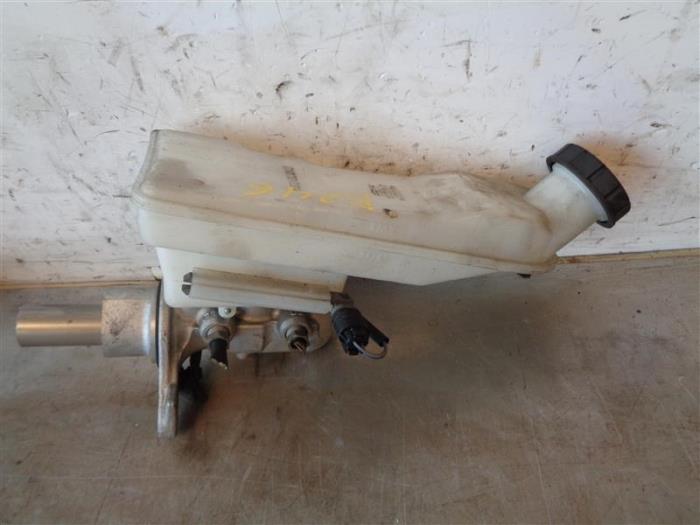 Used Master cylinder Mercedes B (W246/W242) 1.5 B-180 CDI,d 16V Price on request offered by Autohandel-Smet Gebroeders NV