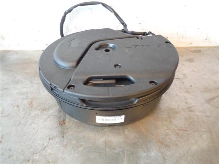 Używane Subwoofer Mazda CX-5 II (KF) 2.0 SkyActiv-G 165 16V 2WD Cena na żądanie oferowane przez Autohandel-Smet Gebroeders NV