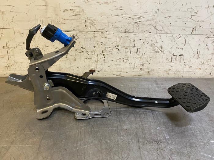Używane Pedal hamulca Mazda CX-5 II (KF) 2.0 SkyActiv-G 165 16V 2WD Cena na żądanie oferowane przez Autohandel-Smet Gebroeders NV