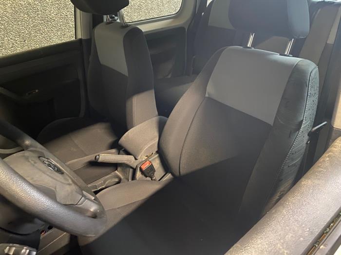 Siège gauche d'un Volkswagen Caddy Combi III (2KB,2KJ) 1.2 TSI 2014