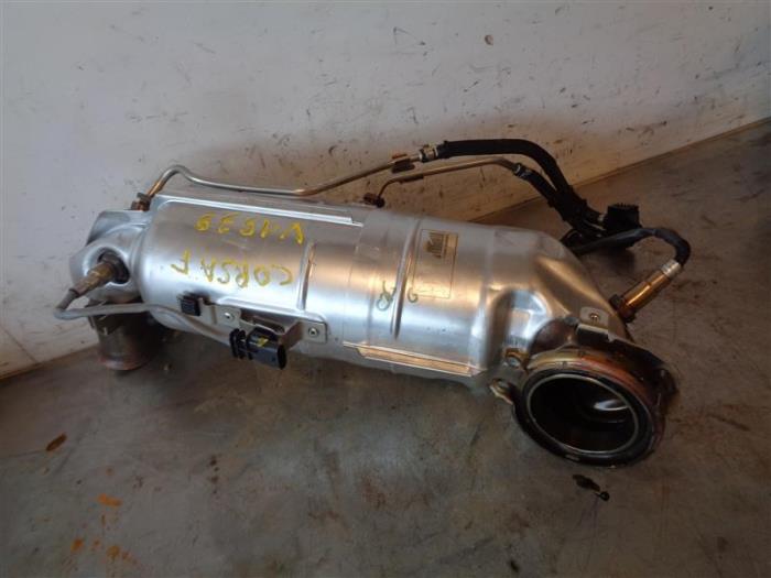 Używane Katalizator Opel Corsa F (UB/UH/UP) 1.2 12V 100 Cena na żądanie oferowane przez Autohandel-Smet Gebroeders NV