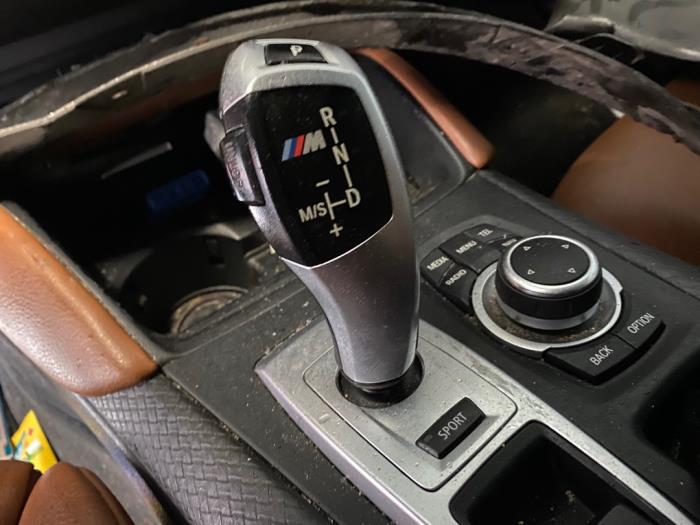 Automatic gear selector from a BMW X6 (E71/72) M50d 3.0 24V 2013
