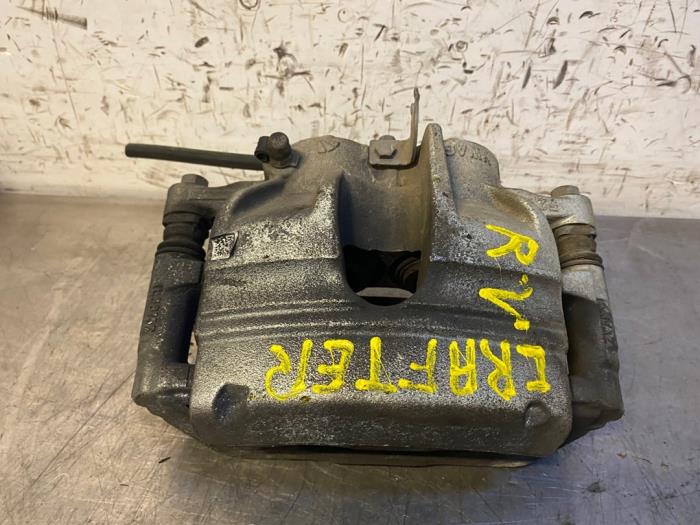 Gebrauchte Bremszange rechts vorne Volkswagen Crafter (SY) 2.0 TDI RWD Preis auf Anfrage angeboten von Autohandel-Smet Gebroeders NV