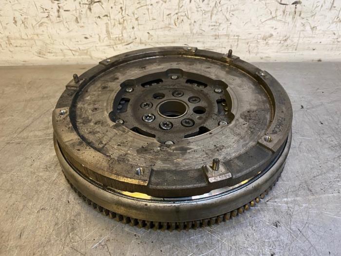Gebrauchte Schwungrad Ford Mondeo V 2.0 TDCi 150 16V Preis auf Anfrage angeboten von Autohandel-Smet Gebroeders NV