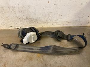 Used Front seatbelt, left Volkswagen Crafter (SY) 2.0 TDI RWD Price on request offered by Autohandel-Smet Gebroeders NV