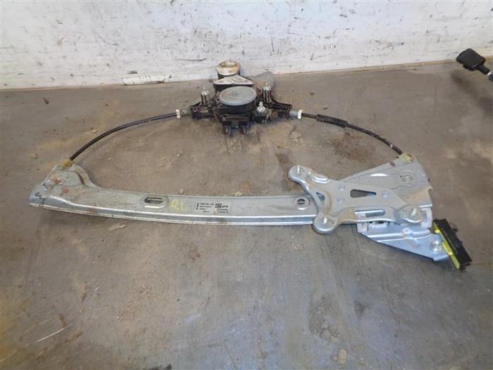Usados Motor de ventanilla de puerta Toyota Corolla Touring Sport (E21/EH1) 1.8 16V Hybrid Precio de solicitud ofrecido por Autohandel-Smet Gebroeders NV