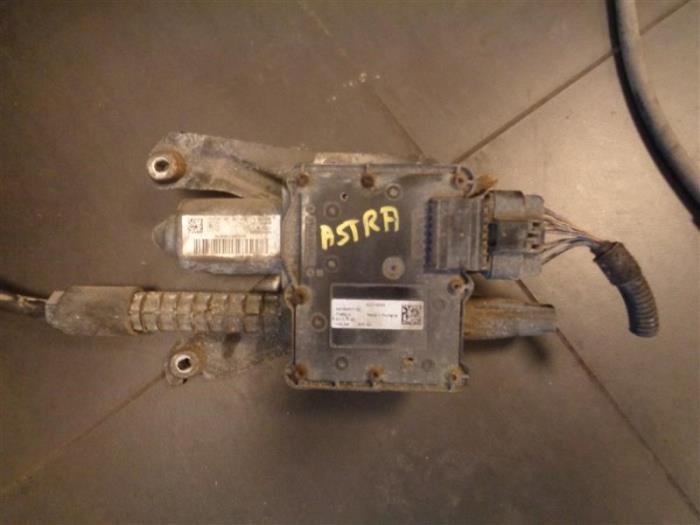 Używane Silnik hamulca postojowego Opel Astra J (PC6/PD6/PE6/PF6) 1.7 CDTi 16V 110 Cena na żądanie oferowane przez Autohandel-Smet Gebroeders NV
