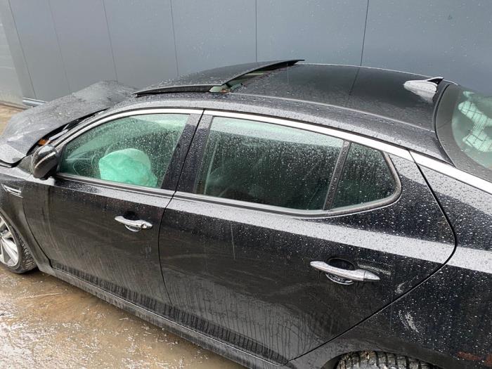 Używane Dach panoramiczny Kia Optima 1.7 CRDi 16V Cena na żądanie oferowane przez Autohandel-Smet Gebroeders NV