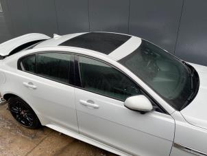 Gebrauchte Panoramadach Jaguar XE 2.0d 180 16V Preis auf Anfrage angeboten von Autohandel-Smet Gebroeders NV