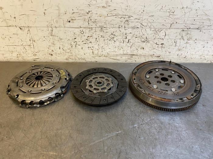 Clutch kits with part number 9813700980 stock