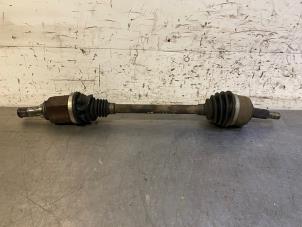 Used Front drive shaft, left Renault Megane Scenic Price on request offered by Autohandel-Smet Gebroeders NV