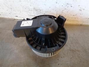 Usados Motor de ventilador de calefactor Jaguar XE 2.0d 180 16V Precio de solicitud ofrecido por Autohandel-Smet Gebroeders NV