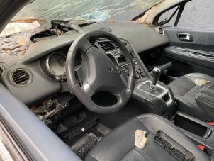Used Left airbag (steering wheel) Peugeot 5008 I (0A/0E) 1.6 HDiF 16V Price on request offered by Autohandel-Smet Gebroeders NV